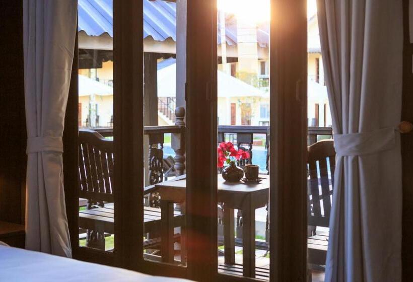 Отель Sansan Resort