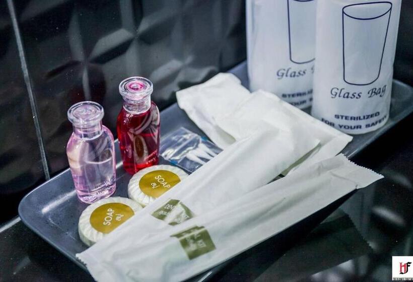 酒店 The Harbour Front