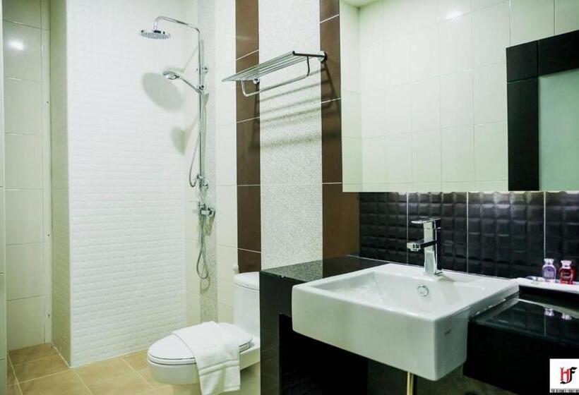 酒店 The Harbour Front