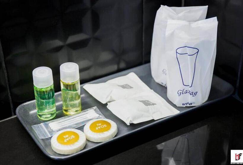 酒店 The Harbour Front