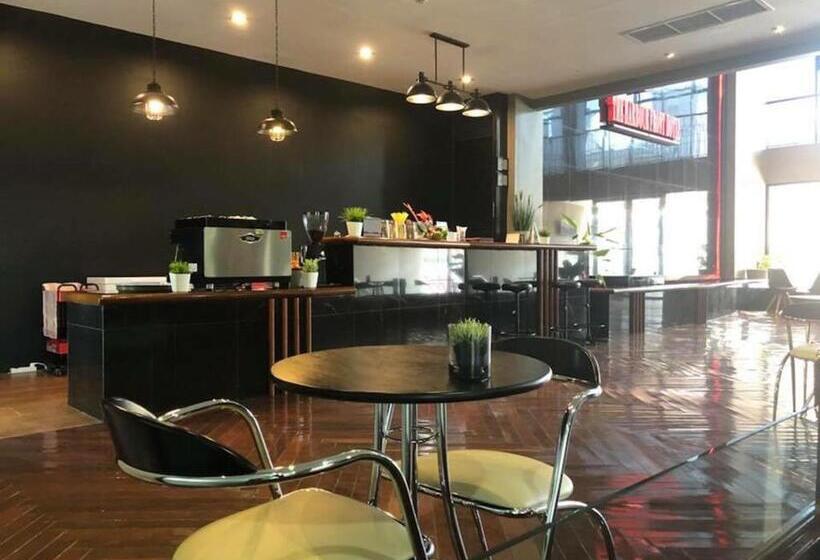 酒店 The Harbour Front