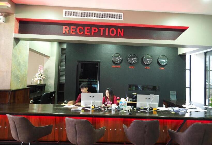 酒店 The Harbour Front