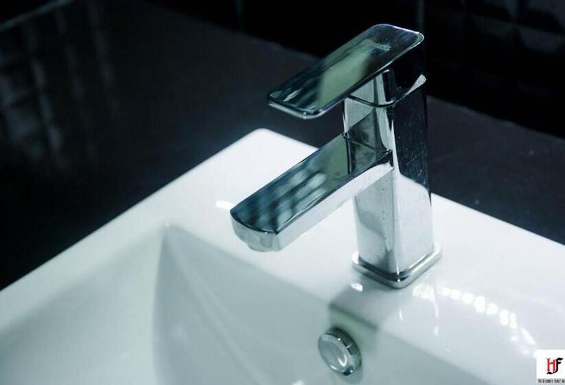 酒店 The Harbour Front