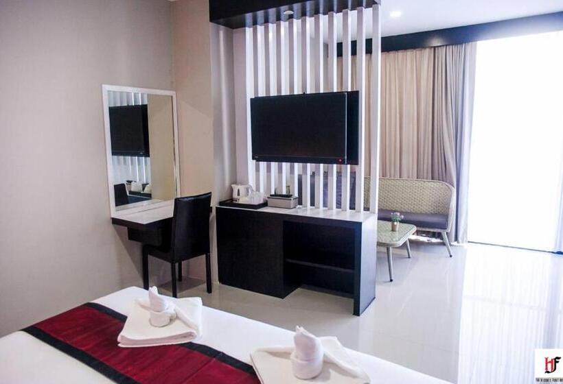 酒店 The Harbour Front