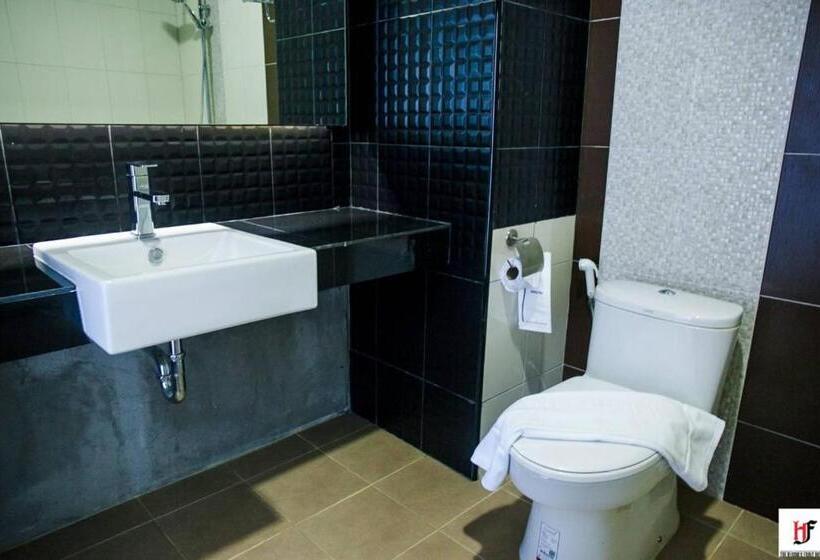 酒店 The Harbour Front