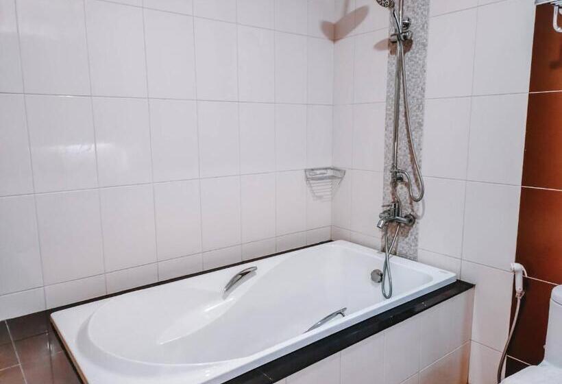 酒店 The Harbour Front