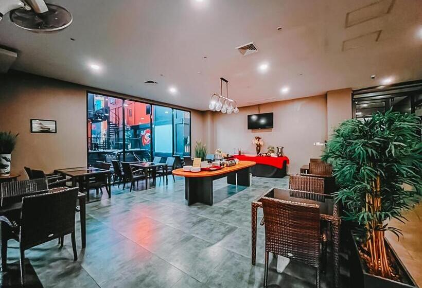 酒店 The Harbour Front