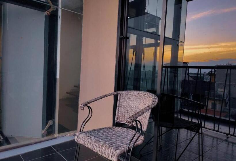 酒店 The Harbour Front