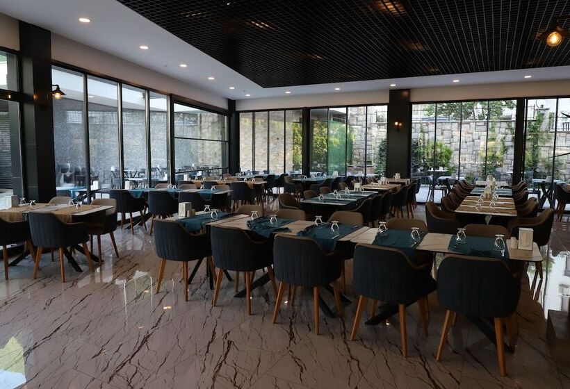 Maril Beach & Spa Hotel