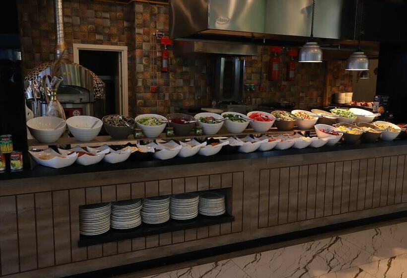 Maril Beach & Spa Hotel