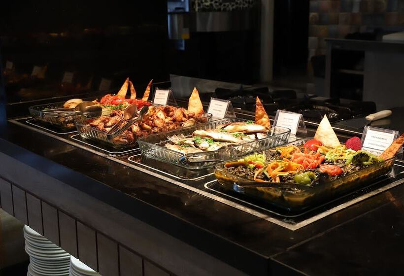 Maril Beach & Spa Hotel