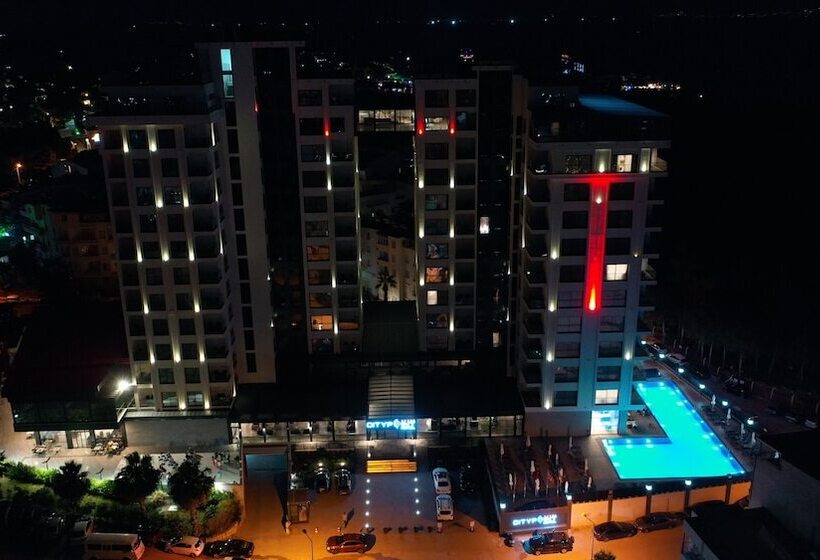 Maril Beach & Spa Hotel