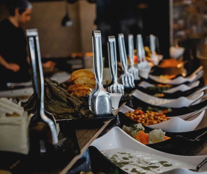 Maril Beach & Spa Hotel