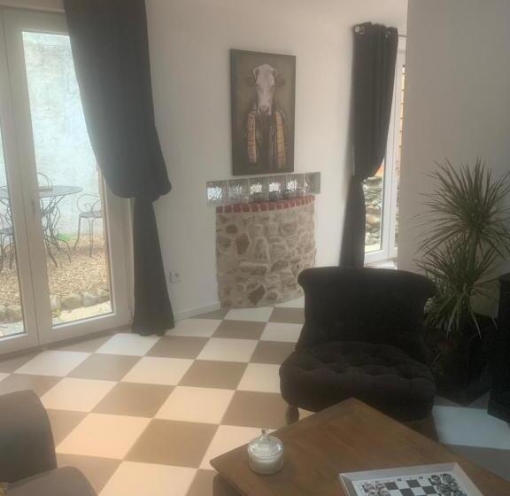 ペンション Guesthouse La Villae