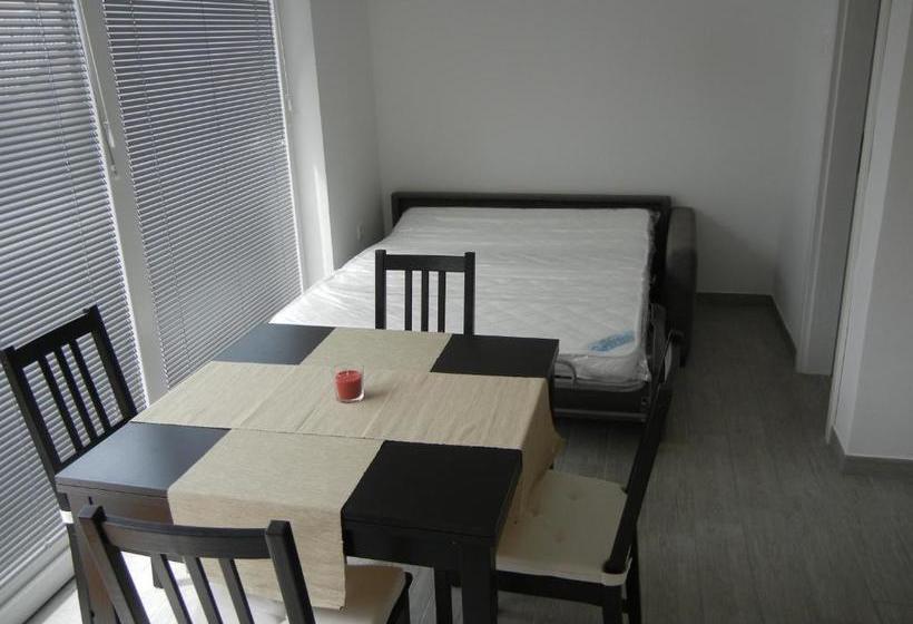 پانسیون Rooms & Apartment Mira G