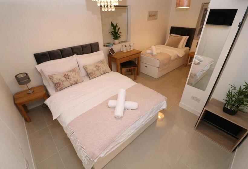 פנסיון The Lavenders