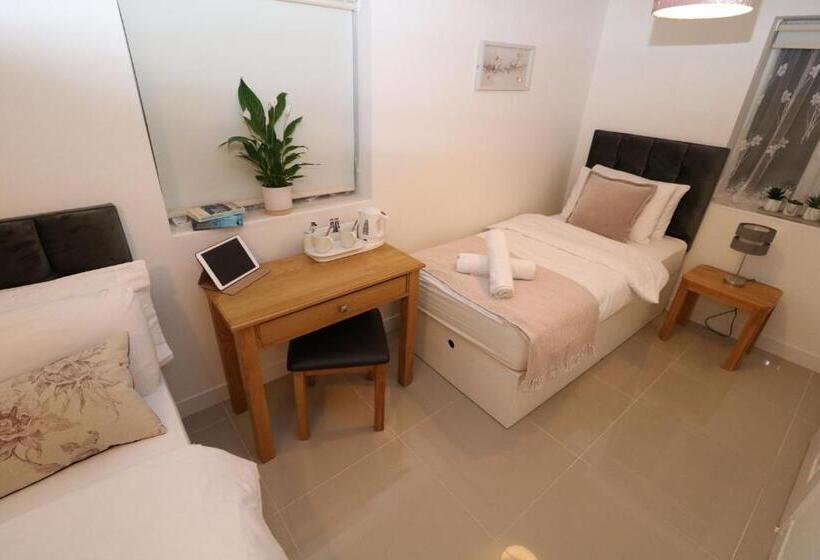 פנסיון The Lavenders