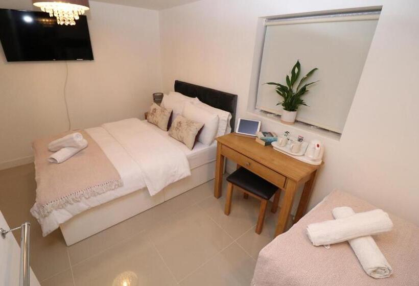 פנסיון The Lavenders