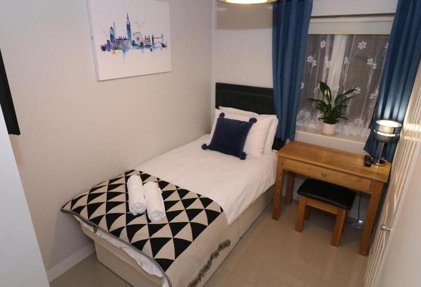 פנסיון The Lavenders