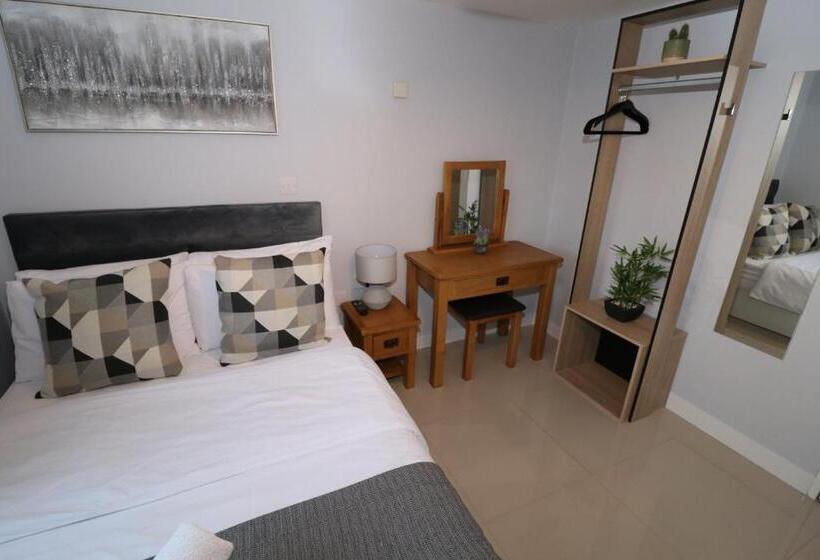 פנסיון The Lavenders