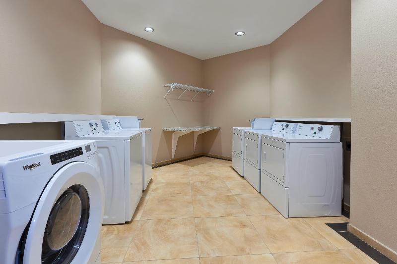 בית מלון כפרי Candlewood Suites Louisville   Ne Downtown Area, An Ihg