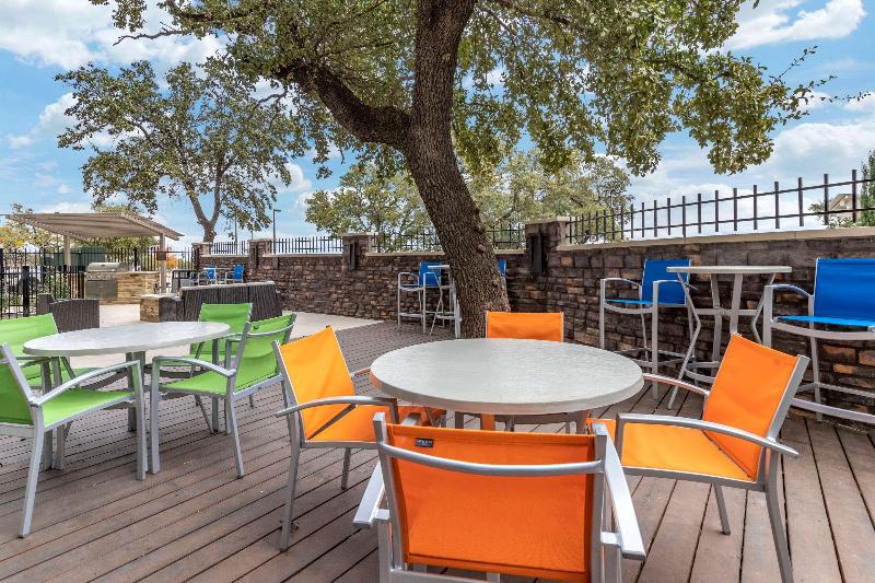 호텔 Comfort Suites