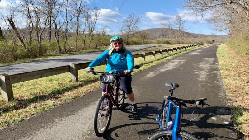 Отель Holiday Inn Express & Suites Brunswick Harpers Ferry Area, An Ihg