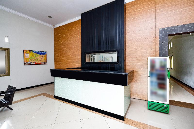 ホテル Oyo 2436  Kencana