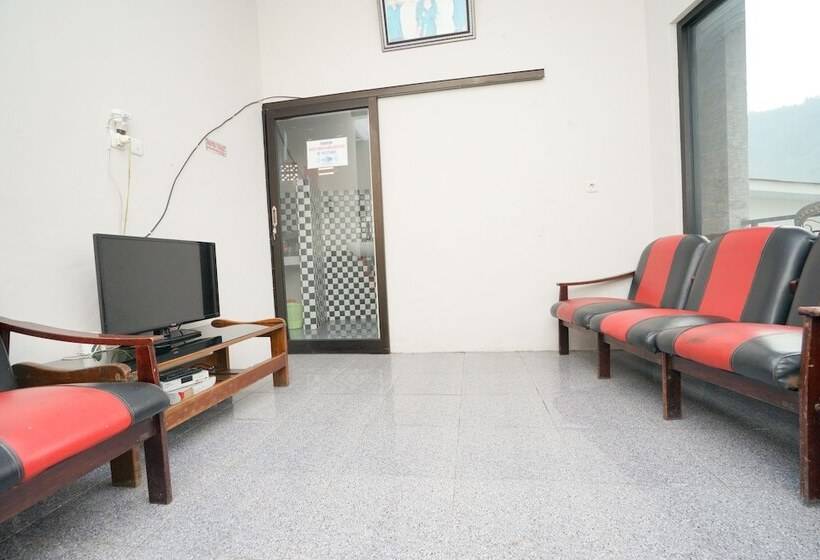 בית מלון כפרי Spot On 2327 Dome