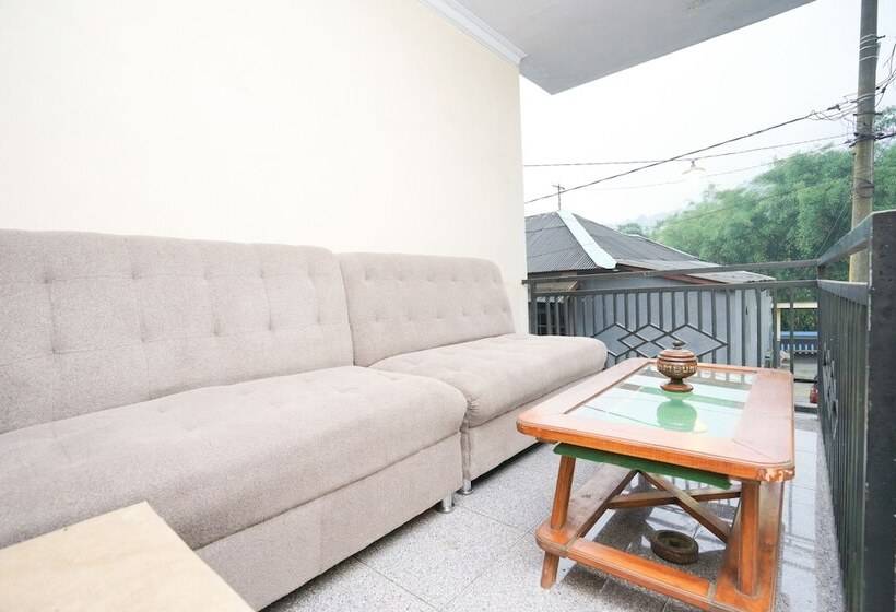 בית מלון כפרי Spot On 2327 Dome