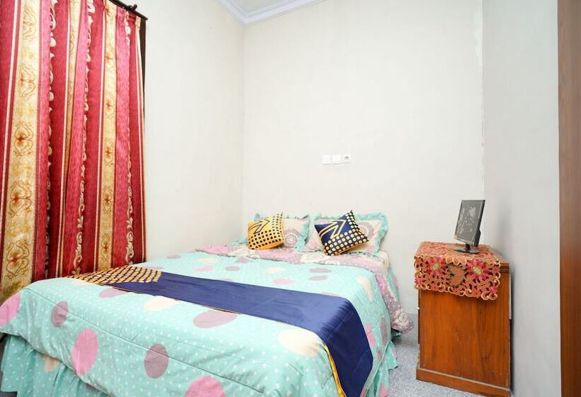 בית מלון כפרי Spot On 2327 Dome