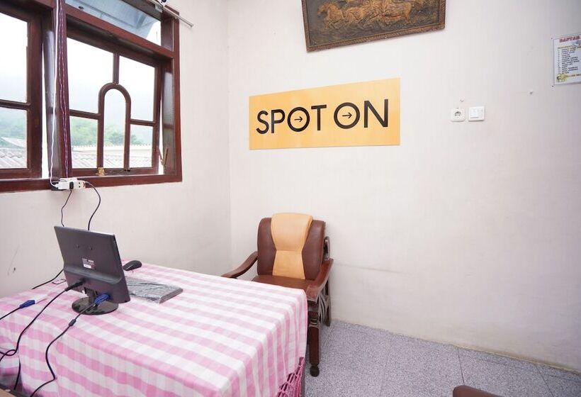 בית מלון כפרי Spot On 2327 Dome
