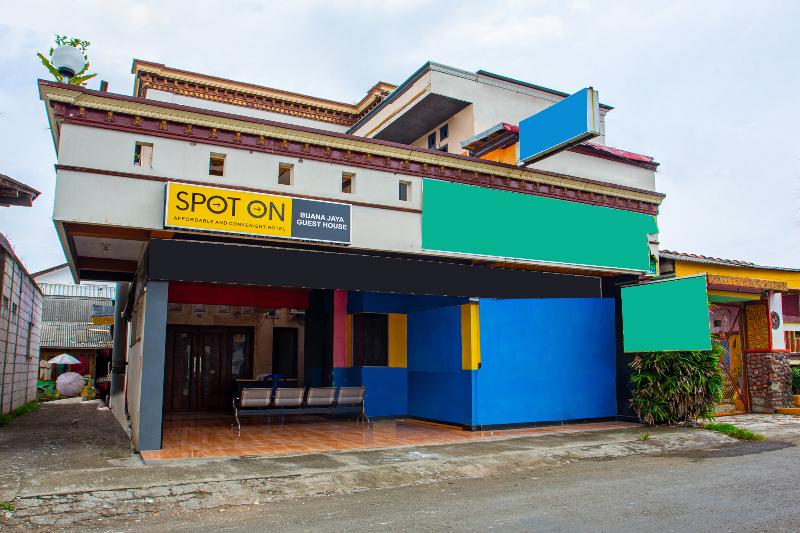 ホテル Spot On 2473 Buana Jaya Guest House