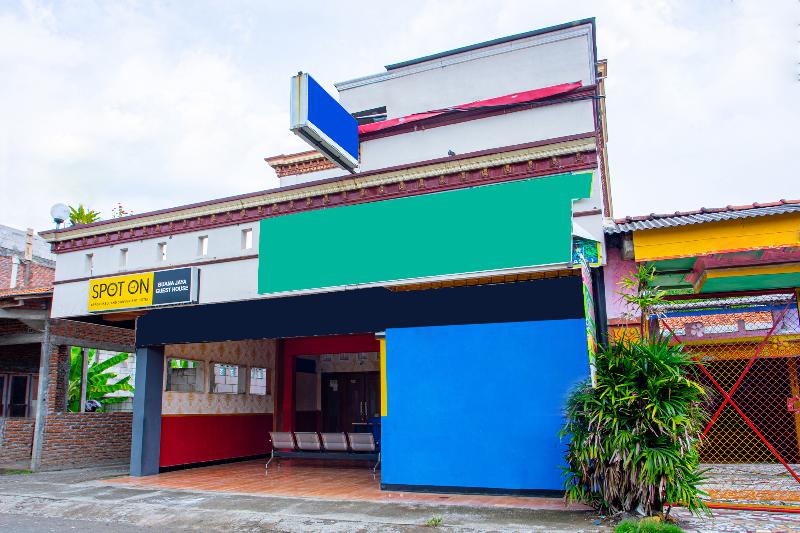ホテル Spot On 2473 Buana Jaya Guest House
