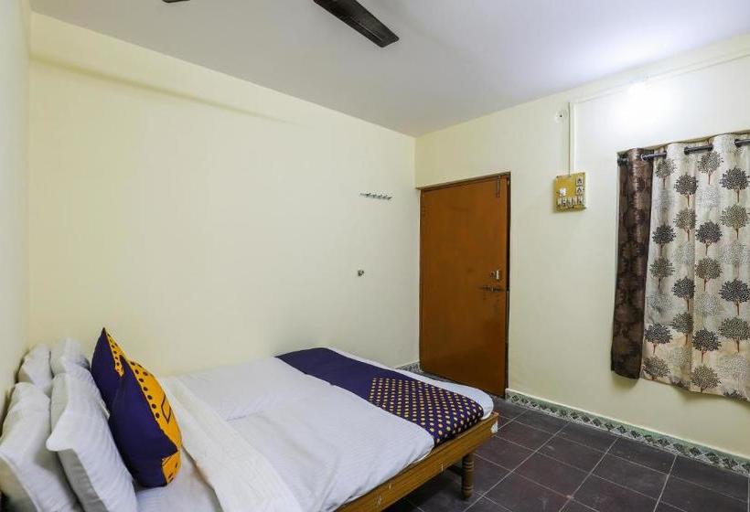 Отель Spot On 62662 Shree Varai Krupa Guest House