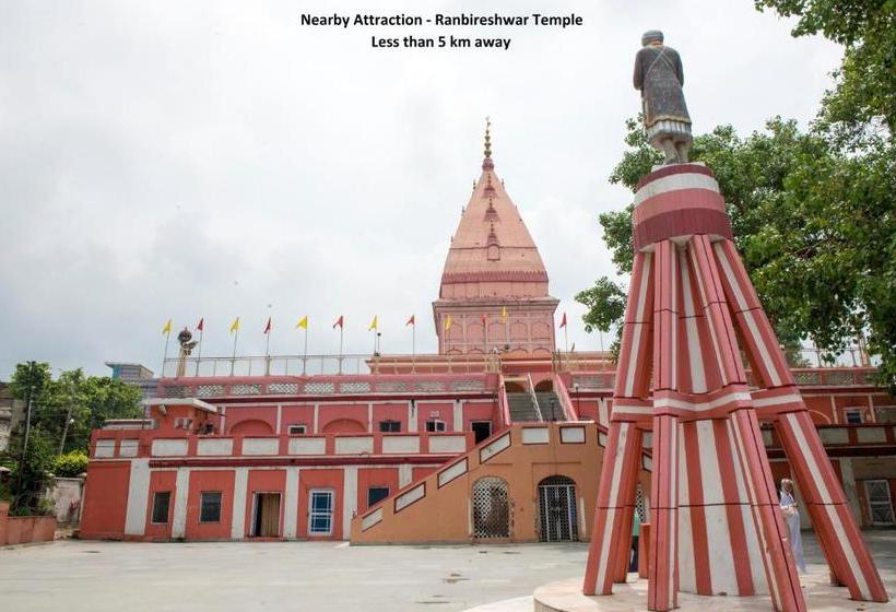 酒店 Spot On 64743 Durga