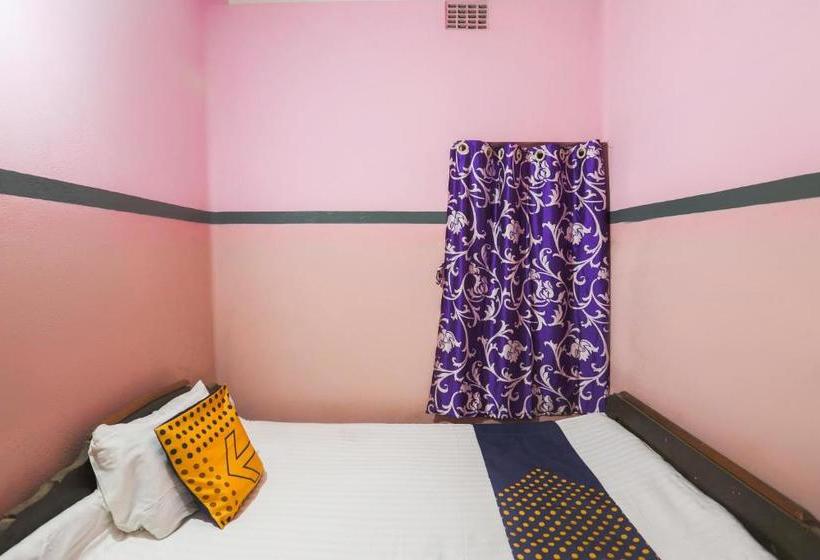 酒店 Spot On 64743 Durga