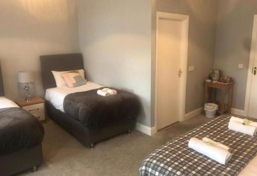 فندق The Bowers Bar & Restaurant