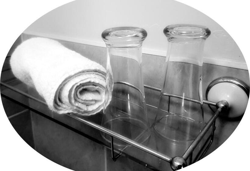 فندق The Bowers Bar & Restaurant