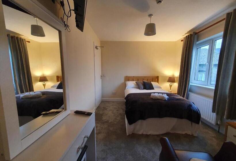 فندق The Bowers Bar & Restaurant