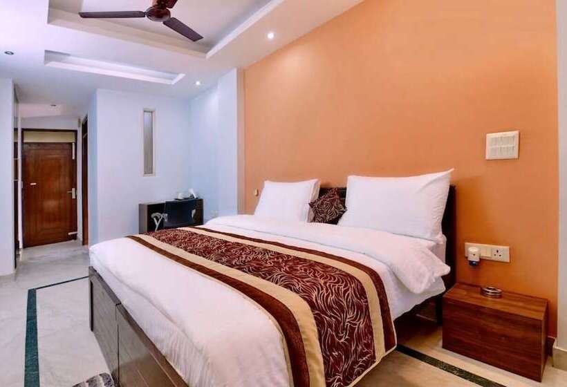 بنسيون Jasola 82 Inn