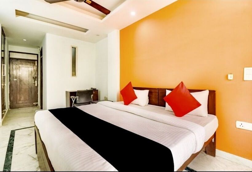 بنسيون Jasola 82 Inn