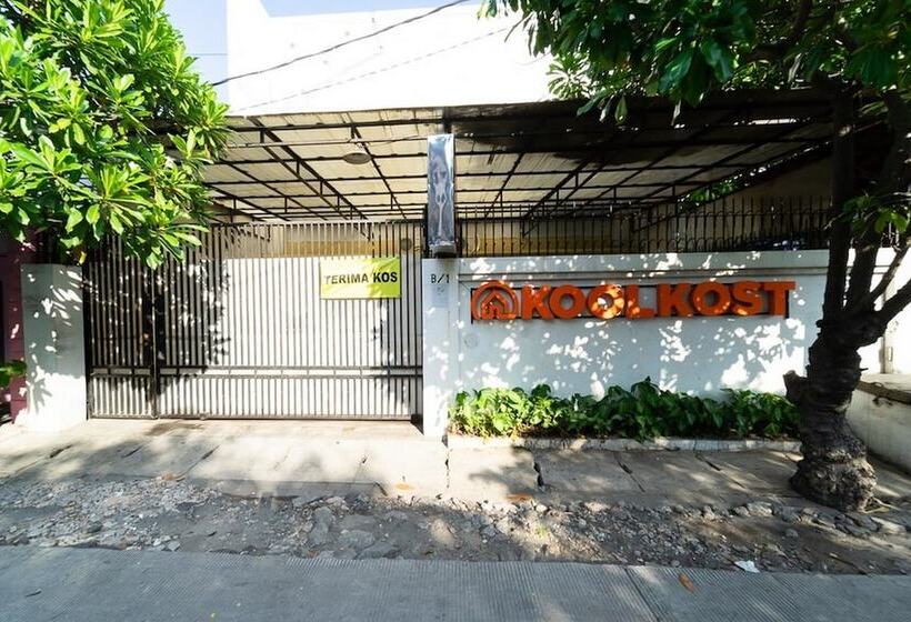 ペンション Koolkost Syariah Near Stie Trianandra