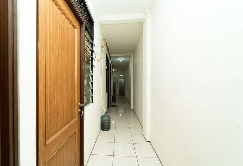 ペンション Koolkost Syariah Near Stie Trianandra