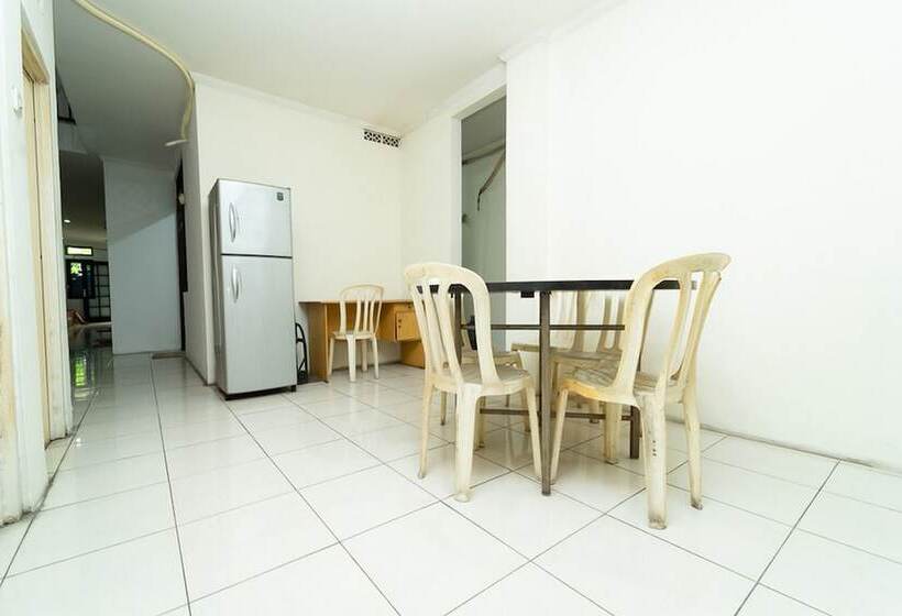 Пансион Koolkost Syariah Near Stie Trianandra