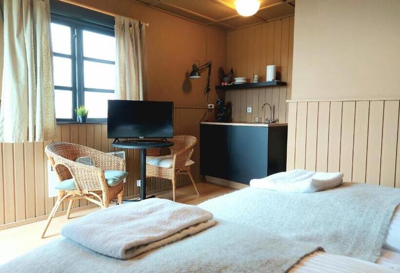 پانسیون Riverfront Lodge Hella