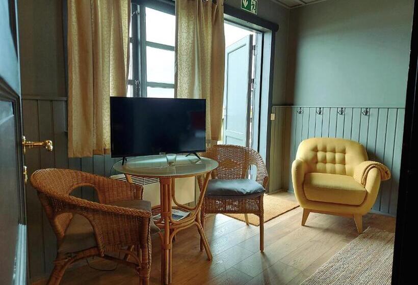 پانسیون Riverfront Lodge Hella