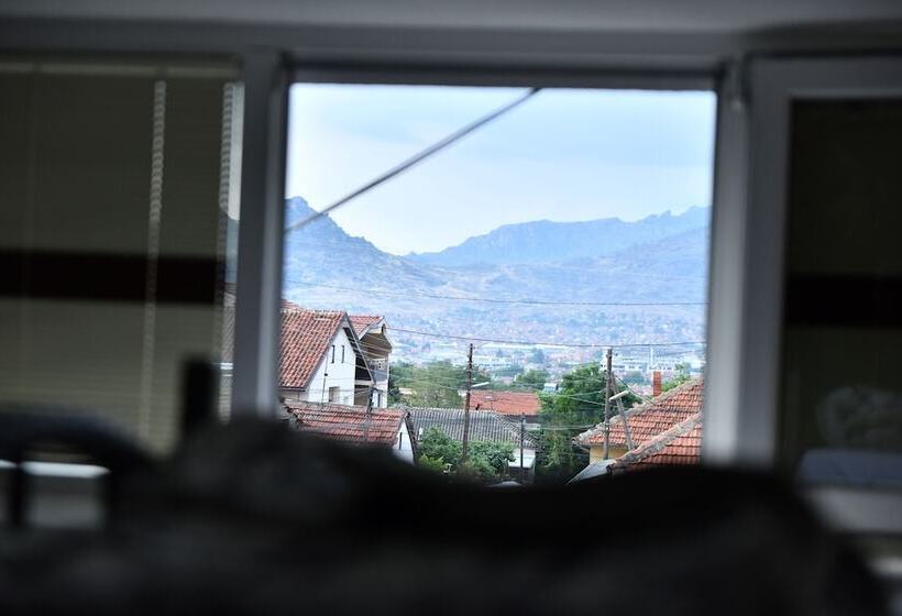 Hostel & Apartments Academy