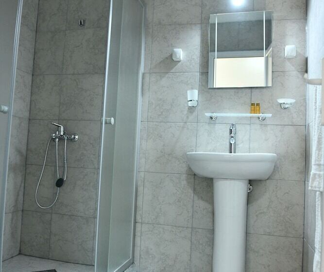 Hostel & Apartments Academy