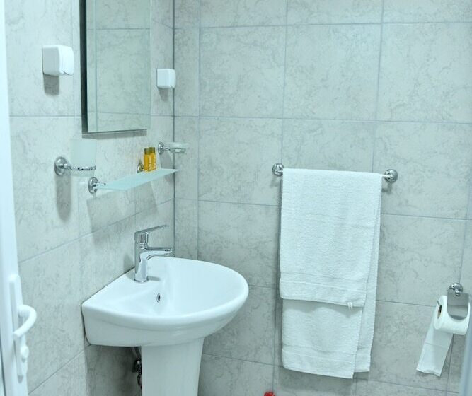 Hostel & Apartments Academy